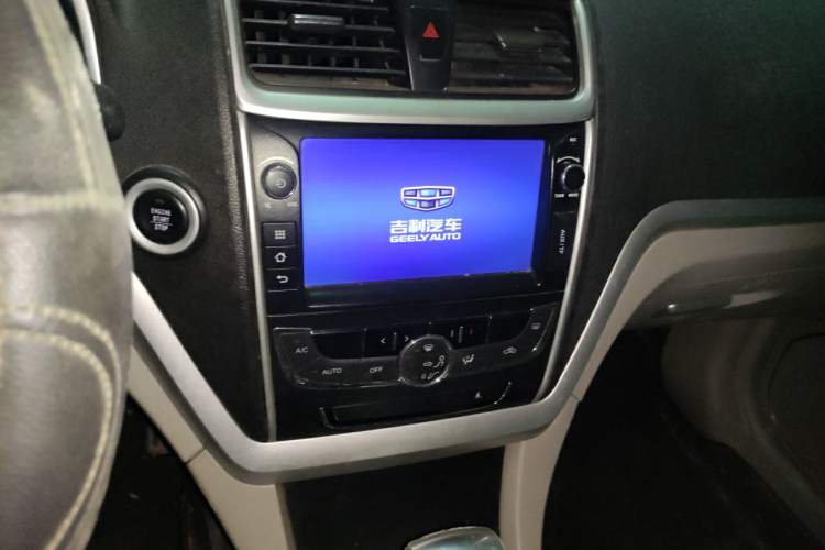 Used Geely Auto Emgrand 2014 Sedan 1.5L CVT Elite Model Audio And AC Panel