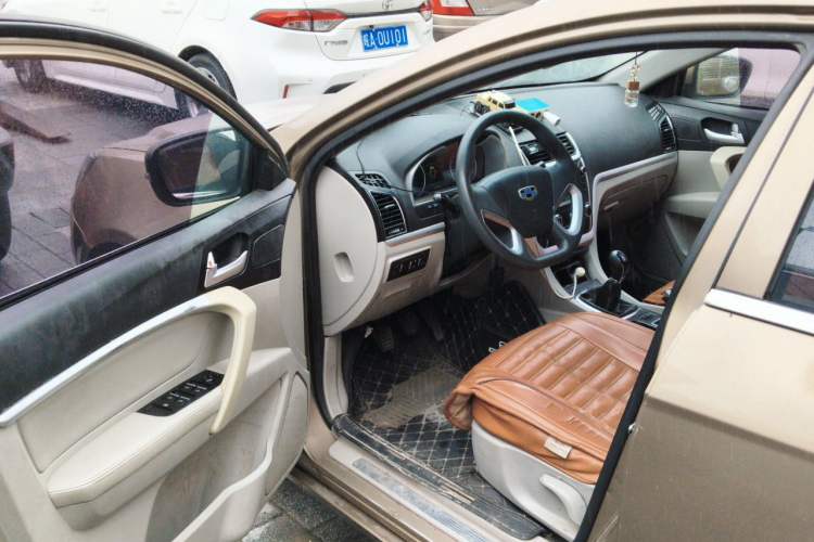 Used Geely Auto Emgrand 2014 Sedan 1.5L Manual Fashion Edition Driver Seat