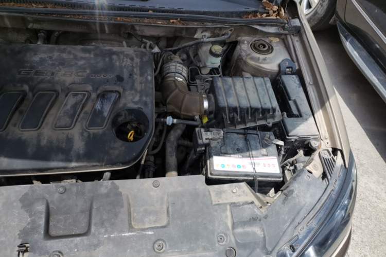 Used Geely Auto Emgrand 2014 Sedan 1.3T Manual Luxury Model Engine Bay Left