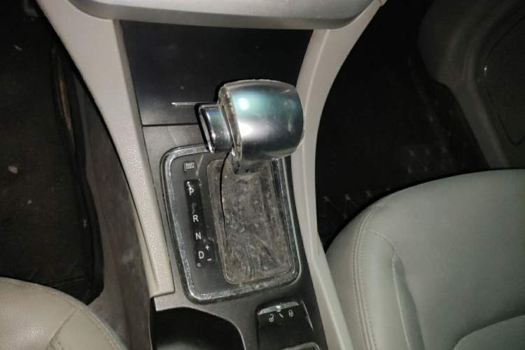 Used Geely Auto Emgrand 2014 Sedan 1.5L CVT Elite Model Gear Lever