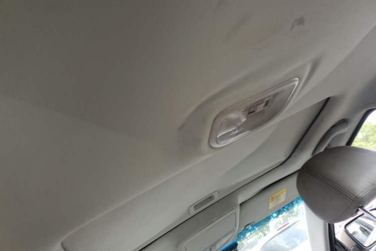 Used Geely Auto Emgrand 2014 Sedan 1.3T Manual Luxury Model Headliner