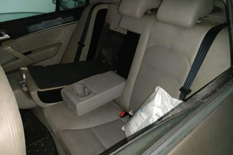Used Geely Auto Emgrand 2014 Sedan 1.5L CVT Elite Model Left Rear Seat