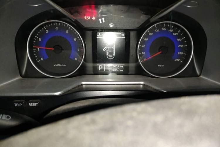 Used Geely Auto Emgrand 2014 Sedan 1.5L CVT Elite Model Odometer Close Up