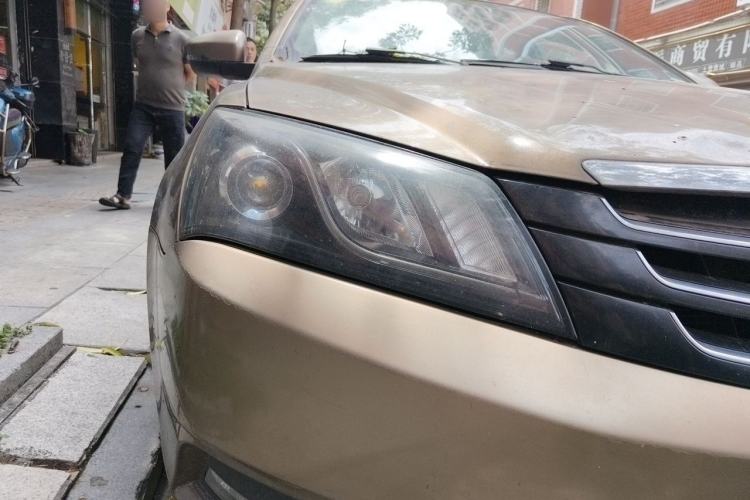 Used Geely Auto Emgrand 2014 Sedan 1.5L Manual Elite Model Right Front Headlight