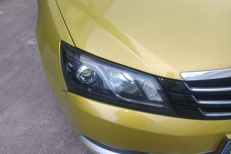 Used Geely Auto Emgrand 2014 Hatchback 1.3T CVT Elite Model Right Front Headlight