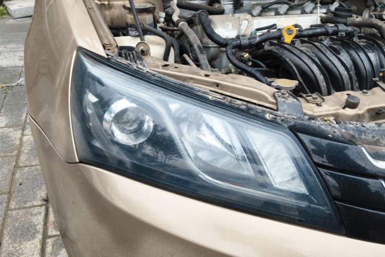 Used Geely Auto Emgrand 2014 Sedan 1.5L Manual Fashion Edition Right Front Headlight