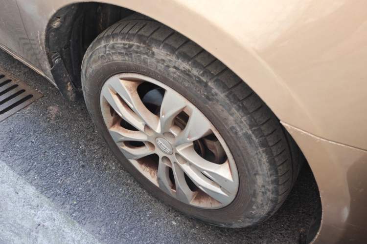Used Geely Auto Emgrand 2014 Sedan 1.3T CVT Prestige Model Right Front Wheel Hub