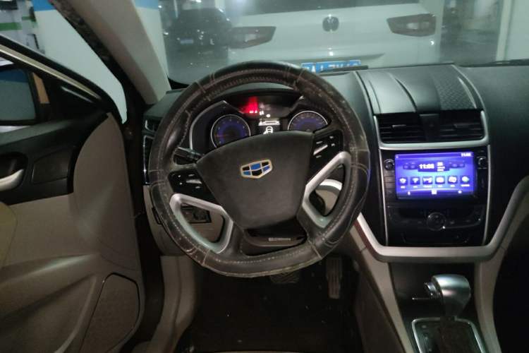 Used Geely Auto Emgrand 2014 Sedan 1.5L CVT Elite Model Steering Wheel