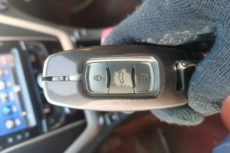 Used Geely Auto Emgrand 2014 Hatchback 1.3T CVT Elite Model Vehicle Key