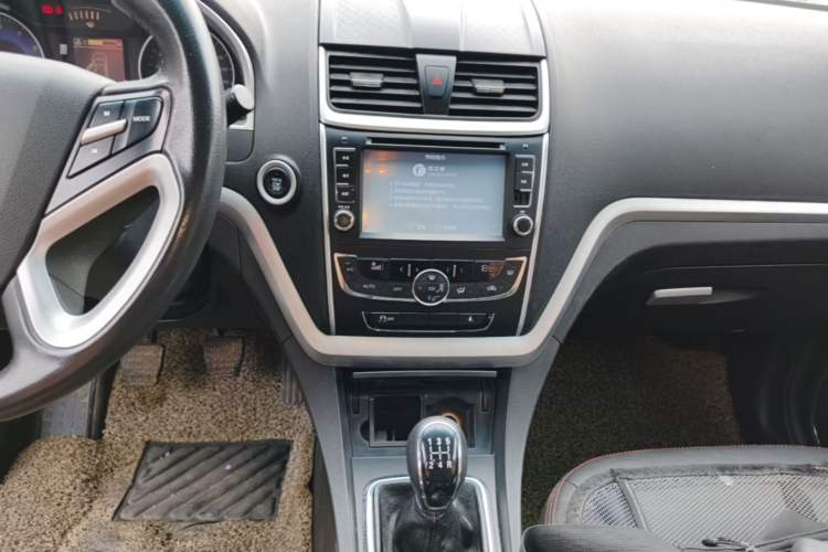 Used Geely Auto Emgrand 2015 Sedan 1.5L Manual - Top Trim Level Audio And AC Panel
