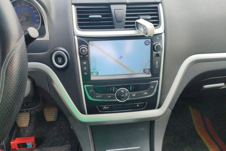 Used Geely Auto Emgrand 2015 Sedan 1.3T Manual Upward Edition Audio And AC Panel