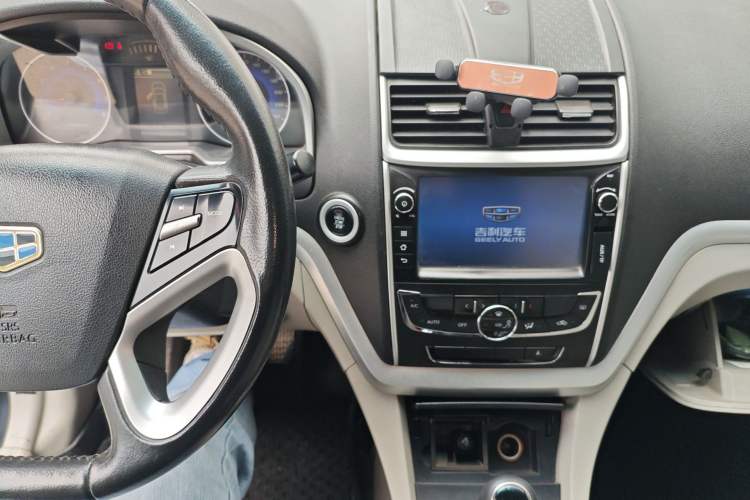 Used Geely Auto Emgrand 2015 Sedan 1.5L Manual - Top Trim Level Audio And AC Panel