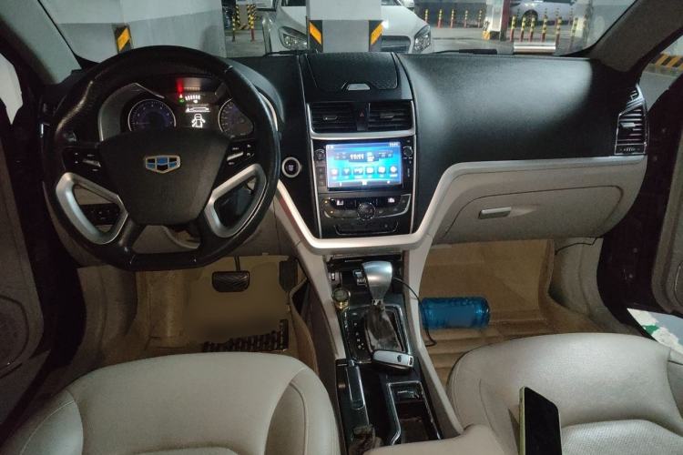 Used Geely Auto Emgrand 2015 Sedan 1.3T CVT Upward Edition Center Console