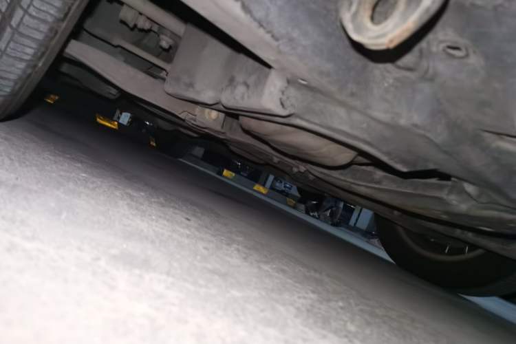 Used Geely Auto Emgrand 2015 Sedan 1.5L Manual - Top Trim Level Chassis Front Right