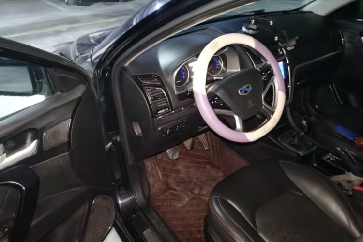 Used Geely Auto Emgrand 2015 Sedan 1.5L Manual - Top Trim Level Driver Seat