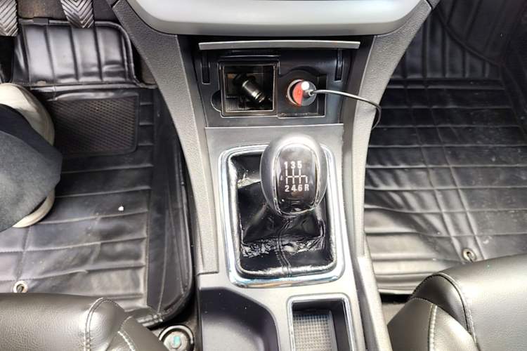 Used Geely Auto Emgrand 2015 Sedan 1.3T Manual Upward Edition Gear Lever