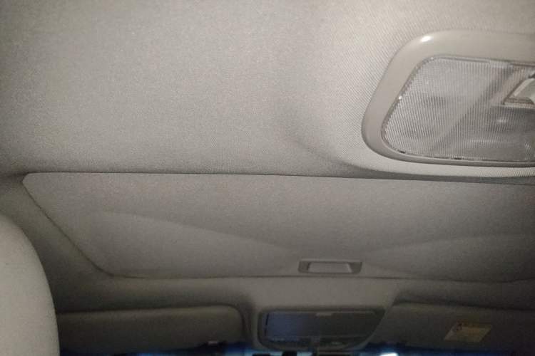 Used Geely Auto Emgrand 2015 Sedan 1.3T CVT Upward Edition Headliner
