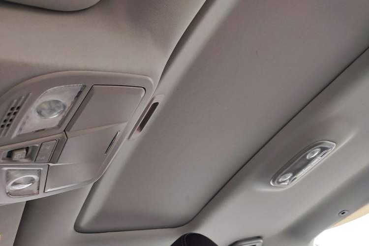 Used Geely Auto Emgrand 2015 Sedan 1.3T Manual Upward Edition Headliner