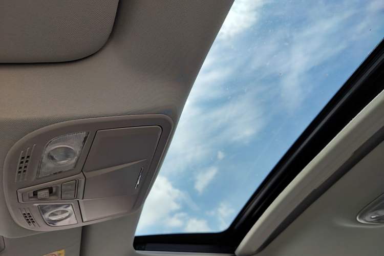 Used Geely Auto Emgrand 2015 Sedan 1.3T Manual Upward Edition Headliner