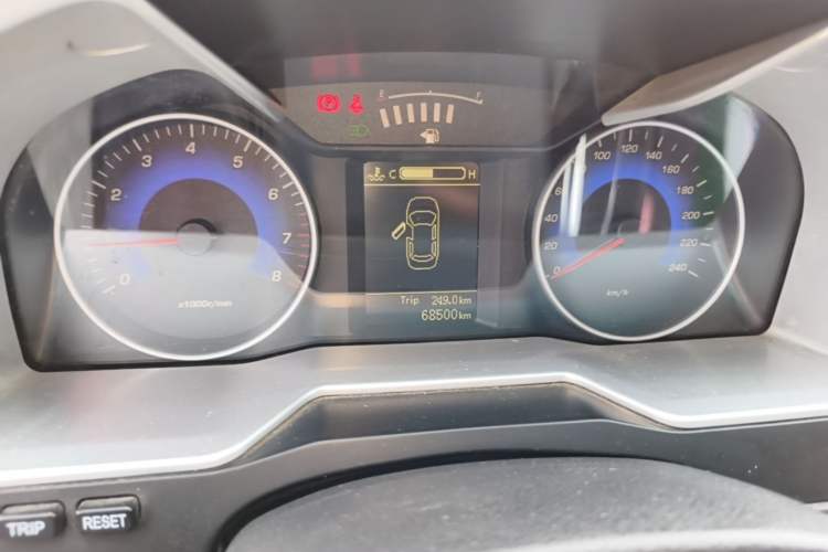 Used Geely Auto Emgrand 2015 Sedan 1.5L Manual - Top Trim Level Instrument Cluster
