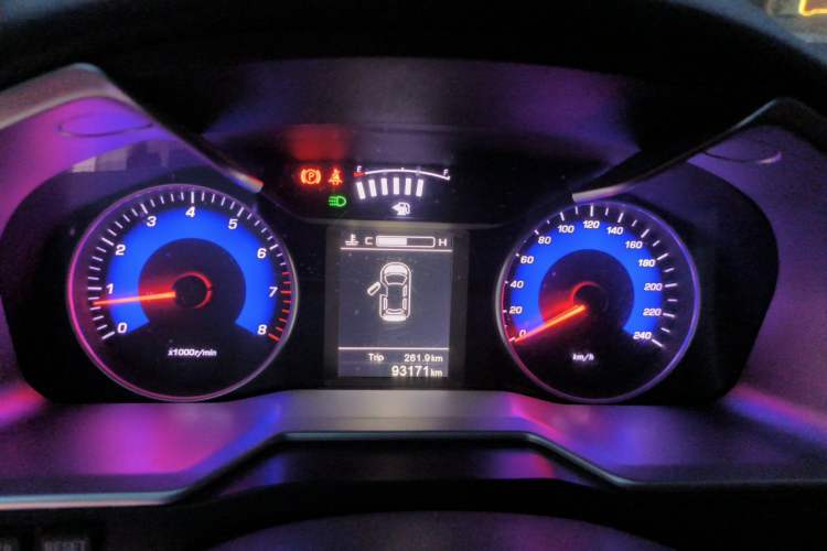 Used Geely Auto Emgrand 2015 Sedan 1.5L Manual - Top Trim Level Instrument Cluster