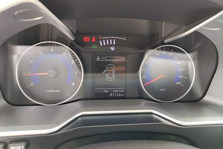 Used Geely Auto Emgrand 2015 Sedan 1.3T Manual Upward Edition Instrument Cluster