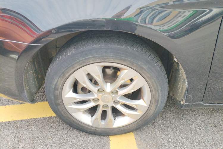 Used Geely Auto Emgrand 2015 Sedan 1.3T Manual Upward Edition Left Front Wheel Hub