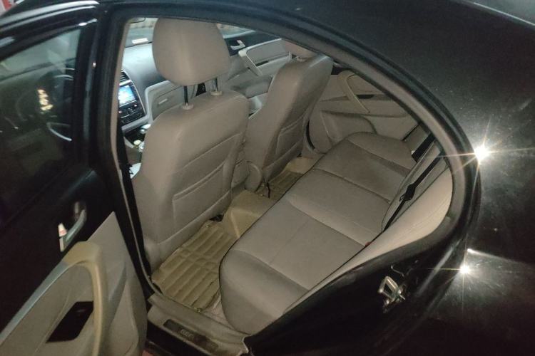 Used Geely Auto Emgrand 2015 Sedan 1.3T CVT Upward Edition Left Rear Seat