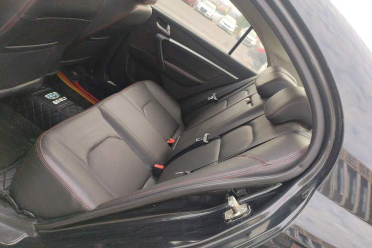 Used Geely Auto Emgrand 2015 Sedan 1.3T Manual Upward Edition Left Rear Seat