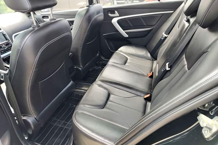 Used Geely Auto Emgrand 2015 Sedan 1.3T Manual Upward Edition Left Rear Seat