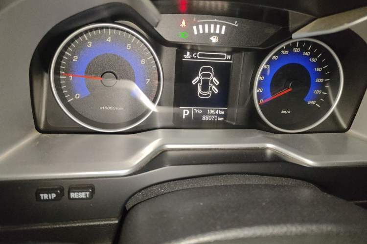 Used Geely Auto Emgrand 2015 Sedan 1.3T CVT Upward Edition Odometer Close Up