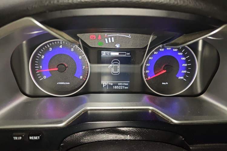 Used Geely Auto Emgrand 2015 Sedan 1.5L CVT Upward Version Odometer Close Up