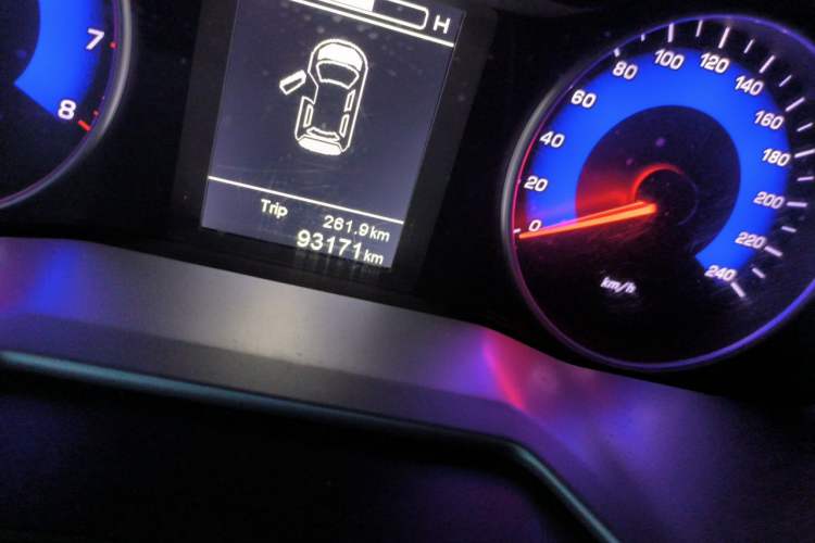 Used Geely Auto Emgrand 2015 Sedan 1.5L Manual - Top Trim Level Odometer Close Up