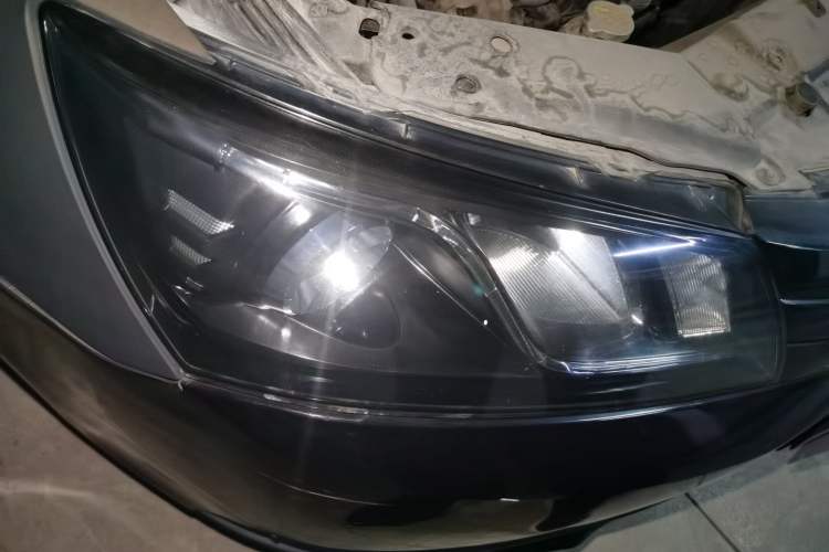 Used Geely Auto Emgrand 2015 Sedan 1.5L Manual - Top Trim Level Right Front Headlight