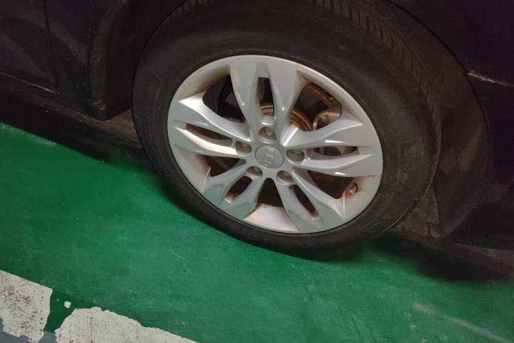 Used Geely Auto Emgrand 2015 Sedan 1.3T CVT Upward Edition Right Front Wheel Hub
