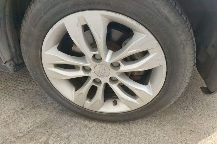 Used Geely Auto Emgrand 2015 Sedan 1.5L CVT Upward Version Right Front Wheel Hub