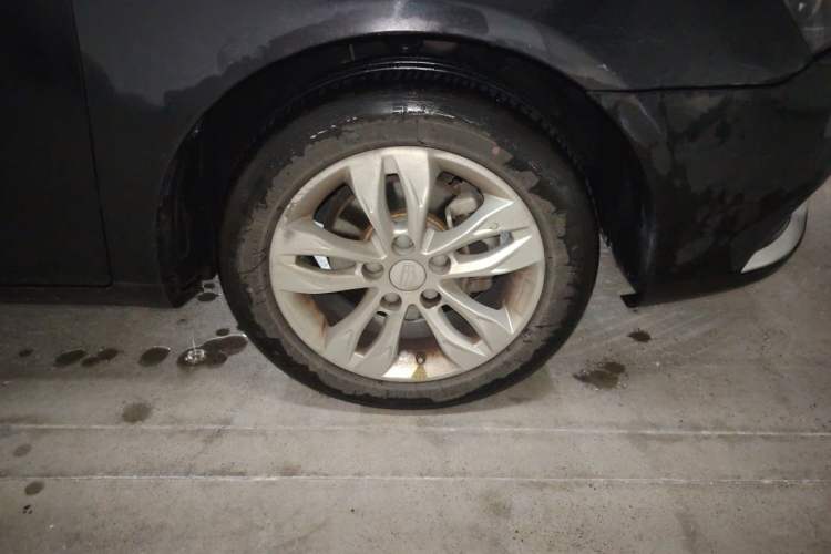Used Geely Auto Emgrand 2015 Sedan 1.5L Manual - Top Trim Level Right Front Wheel Hub