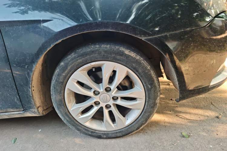 Used Geely Auto Emgrand 2015 Sedan 1.5L Manual - Top Trim Level Right Front Wheel Hub