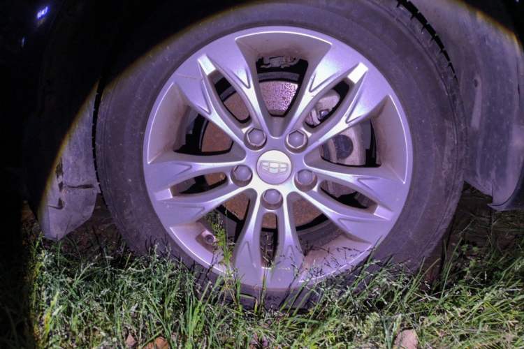 Used Geely Auto Emgrand 2015 Sedan 1.5L Manual - Top Trim Level Right Front Wheel Hub