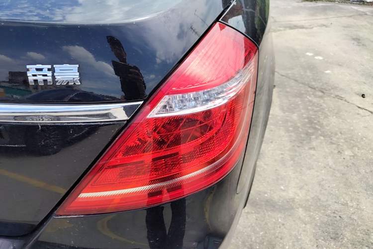 Used Geely Auto Emgrand 2015 Sedan 1.3T Manual Upward Edition Right Rear Taillight