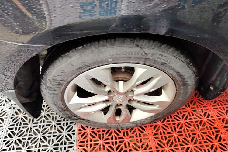 Used Geely Auto Emgrand 2015 Sedan 1.3T Manual Upward Edition Right Rear Wheel Hub