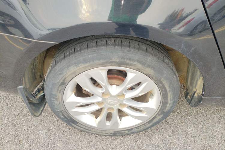 Used Geely Auto Emgrand 2015 Sedan 1.3T Manual Upward Edition Right Rear Wheel Hub