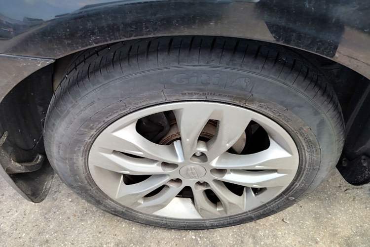 Used Geely Auto Emgrand 2015 Sedan 1.3T Manual Upward Edition Right Rear Wheel Hub