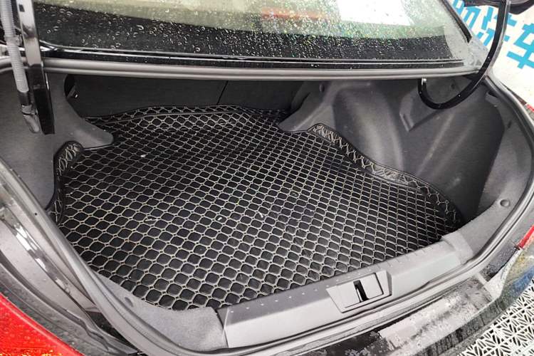 Used Geely Auto Emgrand 2015 Sedan 1.3T Manual Upward Edition Trunk