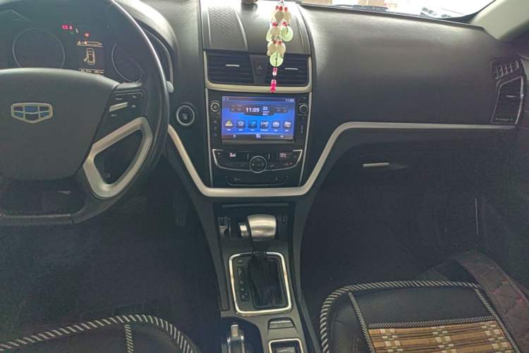 Used Geely Auto Emgrand 2015 Sedan 1.3T CVT Upward Edition Audio And AC Panel