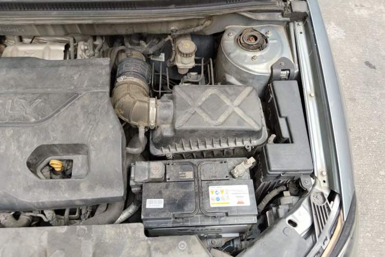 Used Geely Auto Emgrand 2015 Sedan 1.3T CVT Upward Edition Engine Bay Left