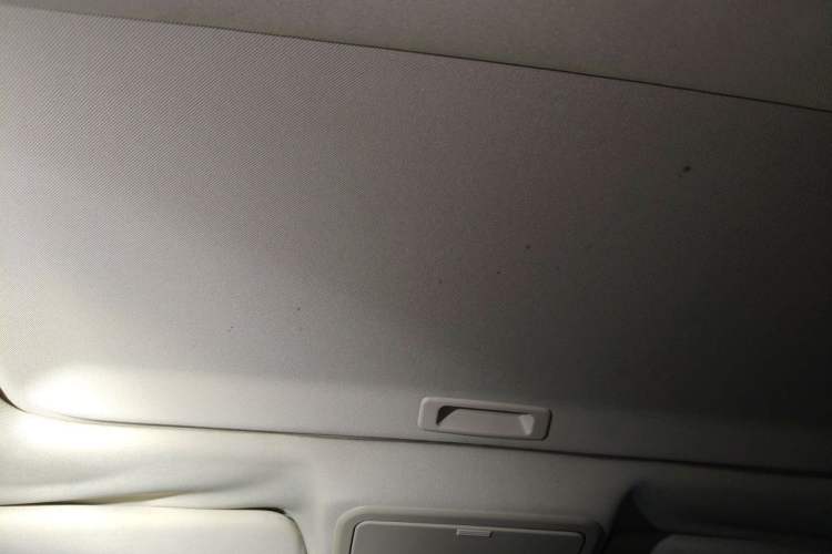 Used Geely Auto Emgrand 2015 Sedan 1.5L CVT Upward Version Headliner