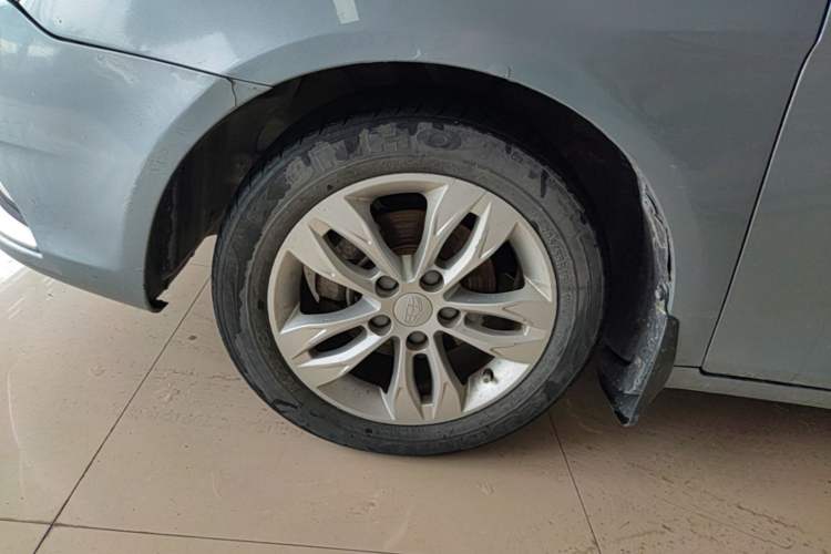 Used Geely Auto Emgrand 2015 Sedan 1.3T CVT Upward Edition Left Front Wheel Hub