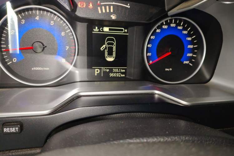 Used Geely Auto Emgrand 2015 Sedan 1.5L CVT Upward Version Odometer Close Up