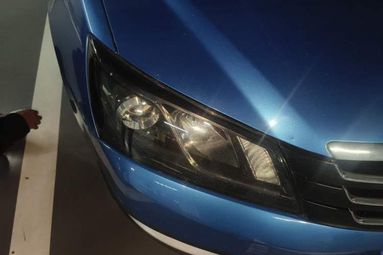 Used Geely Auto Emgrand 2015 Hatchback RS 1.3T CVT Top-Tier Version Right Front Headlight